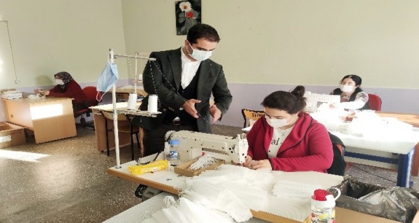 ÇEMİŞGEZEK'TE 50 BİN ADET MASKE DAĞITILMAYA BAŞLANDI
