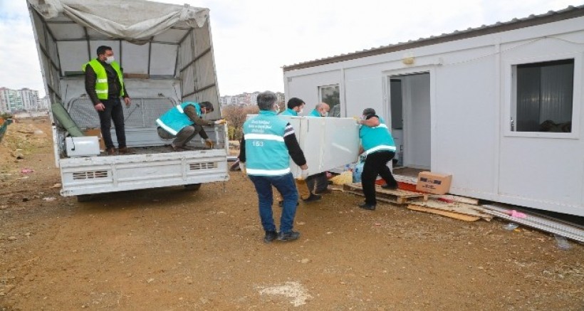 Elazığ'da evi yanan yaşlı çifte destek