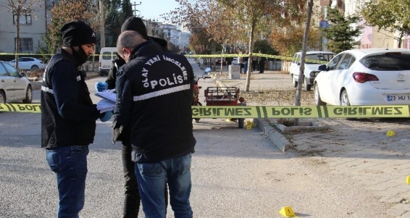 ELAZIĞ'DA SOSYAL MEDYA ÜZERİNDE TARTIŞTIĞI KADINI SİLAHLA YARALADI