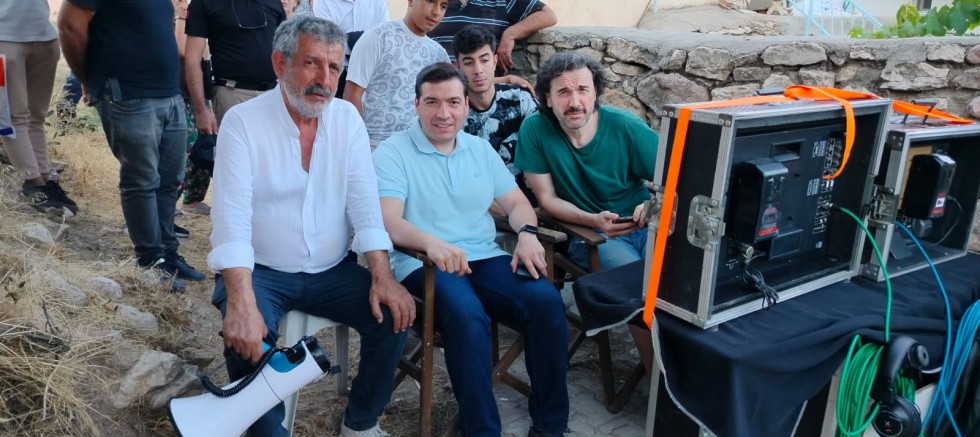 Keban Kaymakamı Furkan Atalık, Denizli Köyü’nde “Ses Ver Kader” Film Setini Ziyaret Etti.