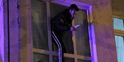Çocuğunu görmek için bıçakla cama çıktı, kendini polise ihbar etti