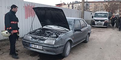 Elazığ’da seyir halindeki araç alev aldı