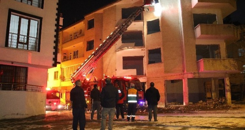 VATANDAŞLAR YANGINI GÖRÜNCE KISITLAMAYI UNUTTULAR